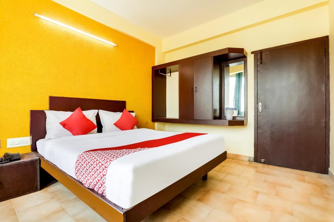 Oyo 61247 Hotel Vijayalakshmi Тируппур Экстерьер фото